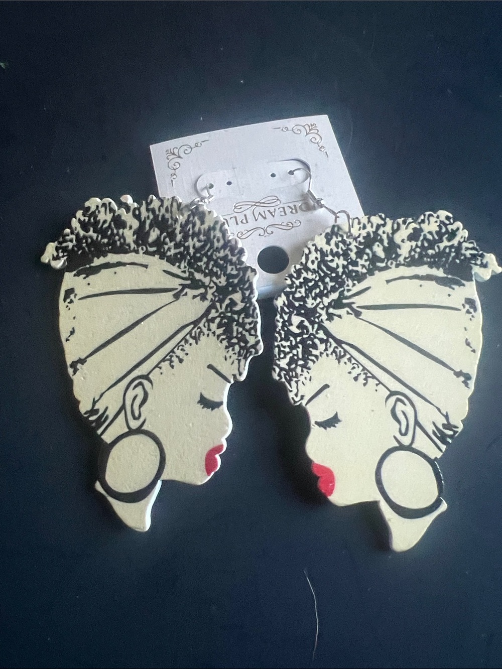Afro Headwrap Wooden Statement Earrings - Cream & Black with Red Lips